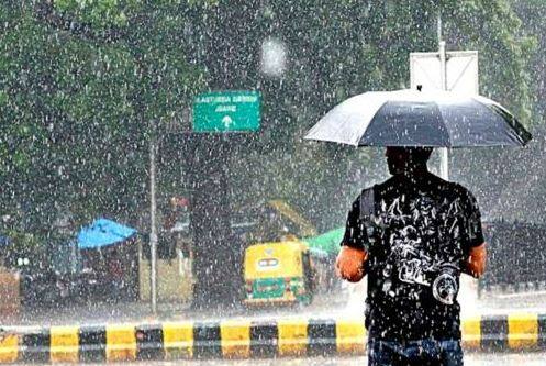 અમરેલી, ભાવનગર, નવસારી, વલસાડ, ડાંગ, તાપી, નર્મદા, છોટા ઉદેપુર, પંચમહાલ, દાહોદ અને મહીસાગરમાં વરસાદની આગાહી કરવામાં આવી છે. રાજ્યના અન્ય સ્થળોએ ગાજવીજ સાથે મધ્યમથી લઈ ભારે વરસાદ થવાની શક્યતા છે.