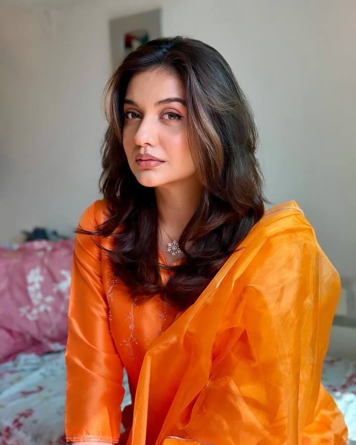 इसके बाद एक्ट्रेस चौंक गयी और उन्होंने कहा, 'मैंने कभी इस ऐंगल से सोचा ही नहीं था. लेकिन फिर याद आया कि ऐसे कॉमेंट्स तो हम कई बार इंडस्ट्री में सुनते रहते हैं.तो शायद… हां, थोड़ा बहुत असर तो होता ही है'.