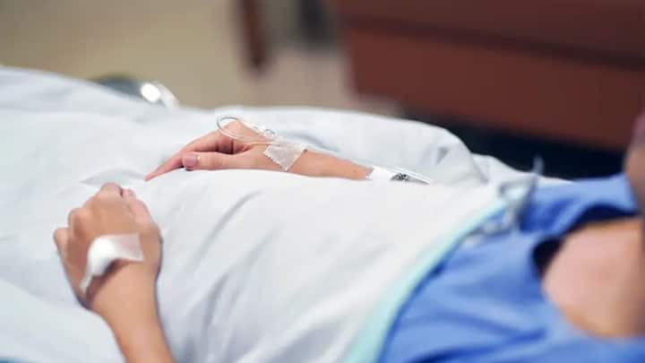 इस प्रक्रिया के दौरान इंसान सोता हुआ नजर आता है, लेकिन यह एक ऐसी नींद होती है जो कि किसी के जगाने से, बिजली के झटके से या फिर सुई चुभोने से भी न ठीक हो सके.
