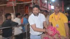 Kashi Vishwanath CEO Showers Petals On Devotees On Second Monday Of Sawan — WATCH