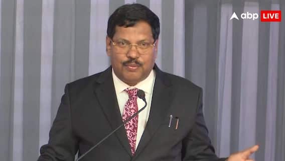 Supreme Court: 'वह अभी भी जज हैं, आपके दोस्त नहीं', जस्टिस वर्मा को सिर्फ 'वर्मा' कहा तो याचिकाकर्ता पर भड़के CJI