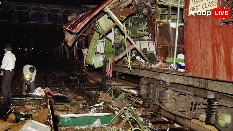 2006 मुंबई लोकल ट्रेन बम ब्लास्ट के सभी आरोपी बरी, मौलाना अरशद मदनी बोले- ‘ये सच्चाई की जीत’