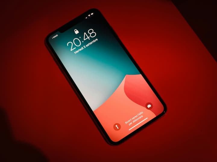 Battery Saver मोड ऑन ठेवा – बहुतांश स्मार्टफोनमध्ये हा पर्याय असतो, ज्यामुळे अनावश्यक अ‍ॅप्स थांबतात.