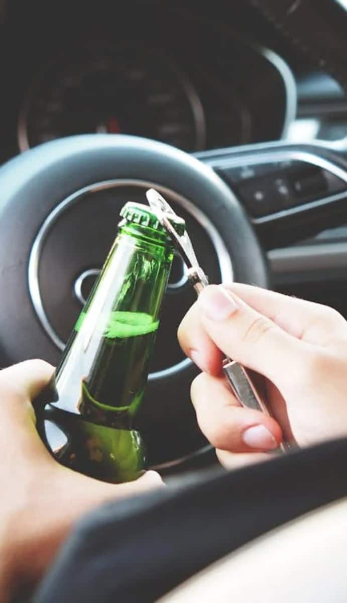 एक रिपोर्ट के अनुसार भारत में लगभग 11 प्रतिशत लोग शराब का सेवन करते हैं जो वैश्विक औसत से थोड़ा कम है