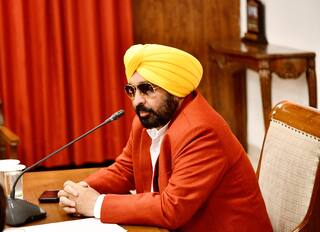 ਕੈਬਨਿਟ ਮੀਟਿੰਗ 'ਚ ਹੋਇਆ ਵੱਡਾ ਫੈਸਲਾ, ਲੈਂਡ ਪੂਲਿੰਗ ਨੀਤੀ ਨੂੰ ਲੈ ਕੇ ਮਾਨ ਸਰਕਾਰ ਨੇ ਕਰ ਦਿੱਤਾ ਐਲਾਨ, ਕਿਸਾਨਾਂ ਨੂੰ ਮਿਲੀ ਰਾਹਤ ?