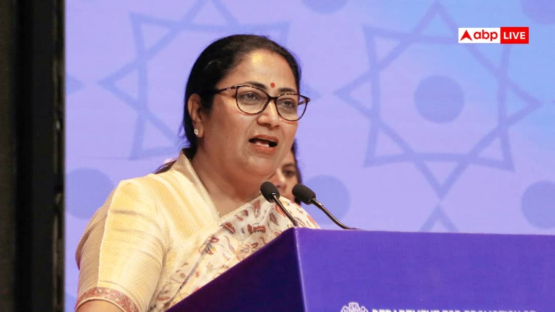 EV पॉलिसी को लेकर दिल्ली सरकार का बड़ा ऐलान, AAP के शासन में हुई थी शुरुआत Delhi CM Rekha Gupta govt extends current EV policy till March 2026 Transport Minister Pankaj Singh reaction EV पॉलिसी को लेकर दिल्ली सरकार का बड़ा ऐलान, AAP के शासन में हुई थी शुरुआत