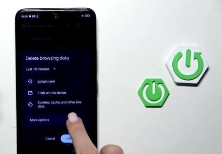 ਸਾਈਬਰ ਅਪਰਾਧ ਦੀ ਰਿਪੋਰਟ ਕਿਵੇਂ ਕਰੀਏ? ਜੇਕਰ ਤੁਸੀਂ ਕਿਸੇ ਸਾਈਬਰ ਧੋਖਾਧੜੀ ਦਾ ਸ਼ਿਕਾਰ ਹੋ ਜਾਂਦੇ ਹੋ ਤਾਂ ਤੁਰੰਤ www.cybercrime.gov.in ਪੋਰਟਲ 'ਤੇ ਜਾ ਕੇ ਸ਼ਿਕਾਇਤ ਦਰਜ ਕਰੋ ਜਾਂ 1930 ਹੈਲਪਲਾਈਨ ਨੰਬਰ 'ਤੇ ਕਾਲ ਕਰੋ। ਸਰਕਾਰ ਦੀ ਇਹ ਚੇਤਾਵਨੀ ਸਾਰੇ ਨਾਗਰਿਕਾਂ ਦੀ ਔਨਲਾਈਨ ਸੁਰੱਖਿਆ ਨੂੰ ਯਕੀਨੀ ਬਣਾਉਣ ਦੇ ਉਦੇਸ਼ ਨਾਲ ਜਾਰੀ ਕੀਤੀ ਗਈ ਹੈ। ਤਕਨਾਲੋਜੀ ਦੇ ਨਾਲ-ਨਾਲ ਸਾਵਧਾਨੀ ਵੀ ਜ਼ਰੂਰੀ ਹੈ।