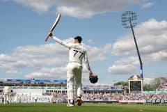 Shubman Gill: ভারতীয় টেস্ট দলের অধিনায়ক শুভমন গিলের ব্যাটের দাম কত জানেন?