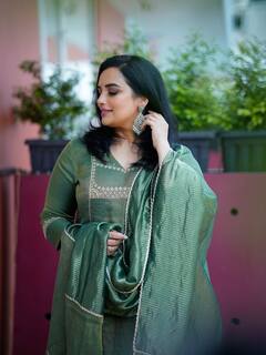 'तीन कैमरे' के सामने सलमान खान की एक्ट्रेस ने दिया बेटी को जन्म, शूट करवाई 'लाइव डिलीवरी'