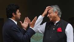 ‘Who Are They?' Tharoor Responds To Muraleedharan’s Call For His 'Exclusion' From Congress