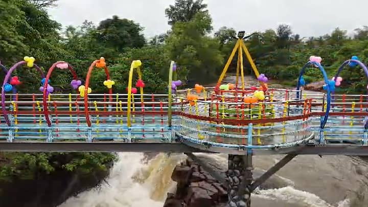 मंत्री नितेश राणे यांच्या हस्ते लोकार्पण सोहळा संपन्न झाल्यानंतर हा पूल सर्वसामान्य नागरिक आणि पर्यटकांसाठी खुला करण्यात आला आहे.