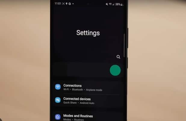 ਸਰਕਾਰੀ ਸਲਾਹ ਸਰਕਾਰ ਨੇ ਸਪੱਸ਼ਟ ਕੀਤਾ ਹੈ ਕਿ ਜੇਕਰ ਤੁਹਾਡੇ ਫੋਨ ਵਿੱਚ ਪਹਿਲਾਂ ਤੋਂ ਹੀ ਕੋਈ ਅਜਿਹੀ ਐਪਸ ਸਥਾਪਤ ਹੈ ਤਾਂ ਉਨ੍ਹਾਂ ਨੂੰ ਤੁਰੰਤ ਡਿਲੀਟ ਕਰ ਦਿਓ। ਇਸ ਤੋਂ ਇਲਾਵਾ ਇਨ੍ਹਾਂ ਐਪਸ ਨੂੰ ਦੁਬਾਰਾ ਡਾਊਨਲੋਡ ਨਾ ਕਰੋ। ਖਾਸ ਕਰਕੇ ਜੇਕਰ ਤੁਸੀਂ ਆਪਣੇ ਸਮਾਰਟਫੋਨ ਤੋਂ ਬੈਂਕਿੰਗ ਜਾਂ ਹੋਰ ਸੰਵੇਦਨਸ਼ੀਲ ਸੇਵਾਵਾਂ ਦੀ ਵਰਤੋਂ ਕਰਦੇ ਹੋ।