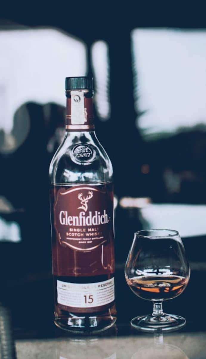 ऐसे में चलिए आज आपको बताते हैं कि कौन से देश में सबसे सस्ती शराब मिलती है