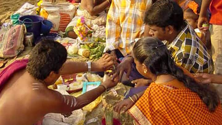 ஆடி அமாவாசை நாளில் எமகண்டம், ராகுகாலம் நேரம் தவிர்த்து தர்ப்பணம் அளிக்க வேண்டும்