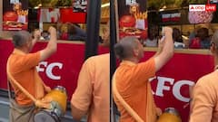 Video: KFC आउटलेट के बाहर ISKCON वालों ने गाया 'हरे राम हरे कृष्ण', कीर्तन का वीडियो वायरल