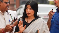 मस्जिद में अखिलेश यादव, उठे सवाल तो डिंपल यादव ने बताया 'मीटिंग का सच'