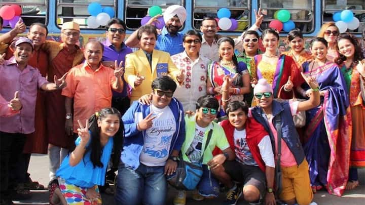 तारक मेहता का उल्टा चश्मा- हाल ही में ‘तारक मेहता का उल्टा चश्मा’ ने 17 साल पूरे कर लिए. इस शो में जेठालाल का किरदार निभाने वाले दिलीप जोशी लोगों को खूब हंसाते हैं. लेकिन क्या आप जानते हैं कि इतने सालों से चलने के बावजूद ये शो सबसे लंबा चलने वाला शो नहीं है? यहां तक कि स्मृति ईरानी का मशहूर शो ‘क्योंकि सास भी कभी बहू थी’ भी इस लिस्ट में सबसे ऊपर नहीं है.