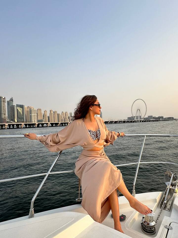 बता दें क्रिस्टल के रूमर्ड बॉयफ्रेंड गुलाम गौस दीवानी मुस्लिम धर्म से ताल्लुक रखते हैं और एक बिजनेसमैन हैं.