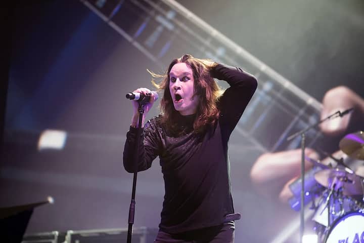 Osbourne’s net worth at the time of his death was estimated at $220 million, earned through music, tours, and the reality show The Osbournes.