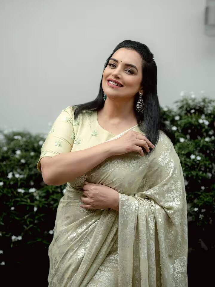 अभिनेत्रीनं फिल्मसाठी जवळपास 45 मिनिटांसाठी आपलं डिलिव्हरी शूट केलेलं. कॅमेऱ्यासमोरच अभिनेत्रीनं मुलीला लाईव्ह जन्म दिलेला.