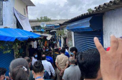 पेल्हार पोलिसांनी पत्नी आणि प्रियकराला पुणे येथून अटक केली आहे.