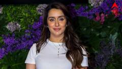 প্রেমিকের সঙ্গে 'সাঁইয়ারা' দেখতে গিয়ে ক্যামেরাবন্দি শ্রদ্ধা কপূর, ভাইরাল ভিডিও