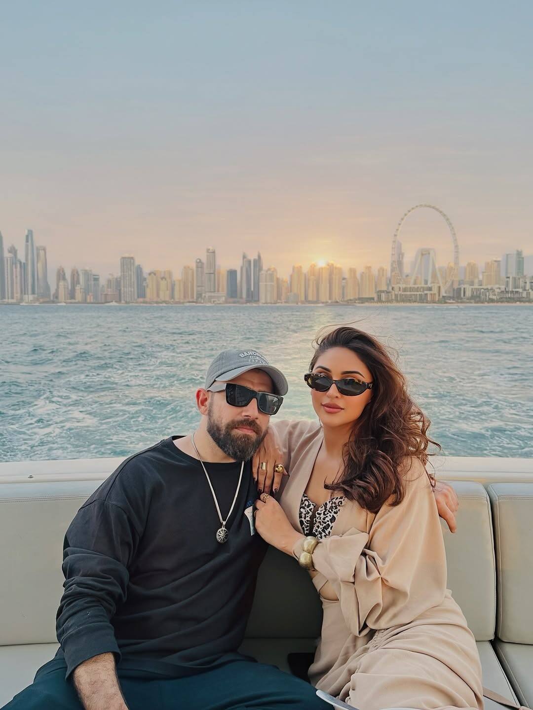 On the cruise, Crystal posed a romantic pose with the roomy boyfriend Ghulam Gaus Deewani. Their pair is very much liked by the fans.