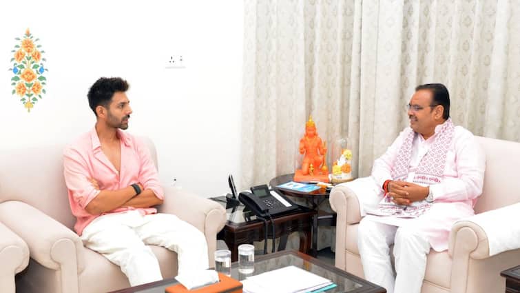 'मैं तेरा तू मेरी...' के शूट के बीच राजस्थान के सीएम से मिले कार्तिक आर्यन, तस्वीरें वायरल