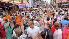 सावन शिवरात्रि पर उमड़ा आस्था का सैलाब, तमाम बड़े मंदिरों में लगा शिवभक्तों का तांता, देखें- तस्वीरें