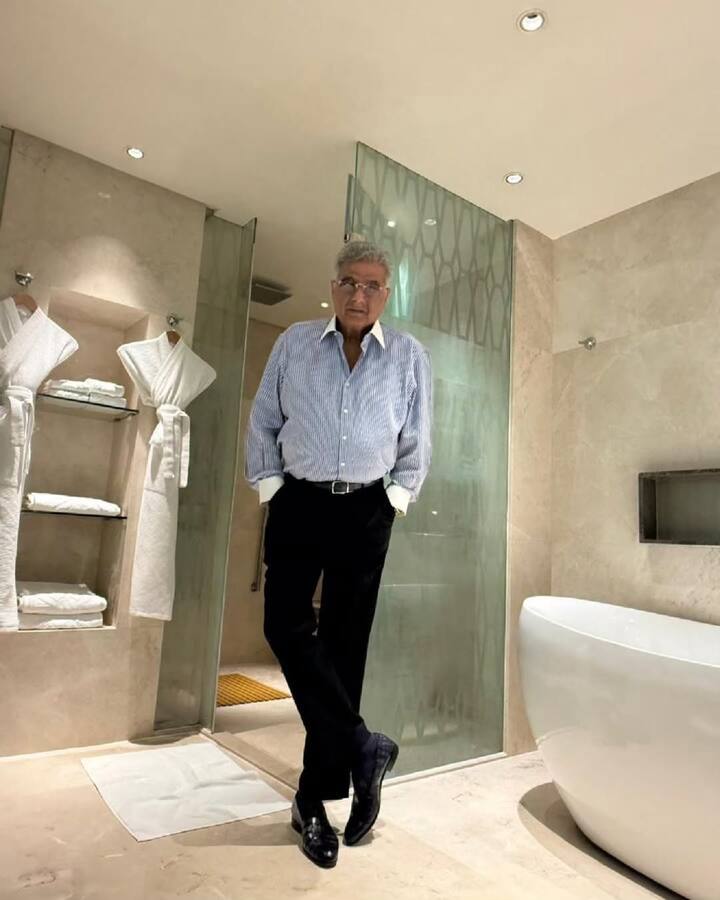 बोनी कपूर का ट्रांसफॉर्मेशन बीते साल से शुरू हो गया था. उन्होंने एक इंटरव्यू में कहा था कि मेरी पत्नी श्री कहती थीं कि पहले वजन कम करो और फिर अपने बालों को ठीक करो. बता दें बीते साल बोनी कपूर ने हेयर ट्रांसप्लांट करवाया था.