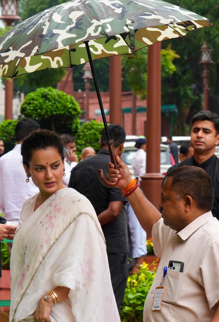 Talking about the workfront, Kangana Ranaut was last seen in the film Emergency. The film was directed by Kangana. Since then, Kangana has not announced any of her projects.
