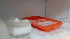 Ice In Freezer: ਫਰਿੱਜ 'ਚ ਬਣ ਰਹੇ ਬਰਫ ਦੇ ਪਹਾੜ? ਬੱਸ ਵਰਤੋ ਇਹ 8 ਟ੍ਰਿਕ, ਸਾਫ ਹੋ ਜਾਏਗੀ ਫ੍ਰਿਜ