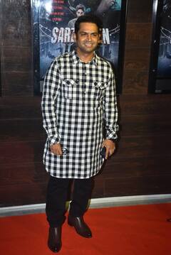 Sarzameen Screening: भाई इब्राहिम संग ट्विनिंग करके पहुंचीं सारा अली खान, अनुपम खेर समेत स्टाइलिश लुक में दिखे बाकी स्टार्स