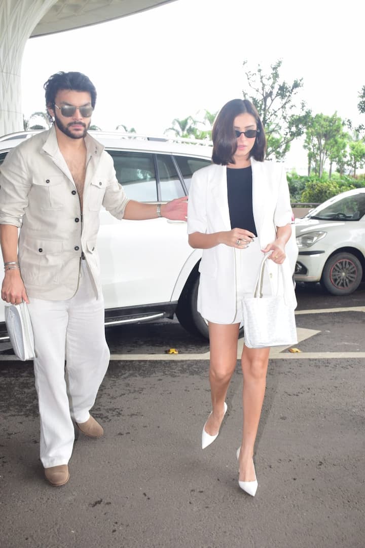Recently Tara Sutaria has appeared in the video with AP Dhillon. Tara shared romantic photos with AP Dhillon. Not everyone got attention on these photos but on the comment.