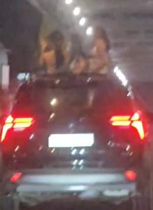 गुन्हा दाखल केल्यानंतर बांगुर नगर पोलीस धिंगाणा करणाऱ्या या तरुणांचे शोध घेत आहेत.