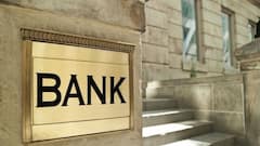 पासबुक अपडेट से लेकर कैश विड्रॉल तक, बैंक वसूल रहे हैं ग्राहकों से इतना चार्ज