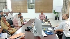 हापुड़ की महिला की मदद के लिए सीएम योगी ने बढ़ाया हाथ, बच्चे की फीस के साथ दिया रोजगार