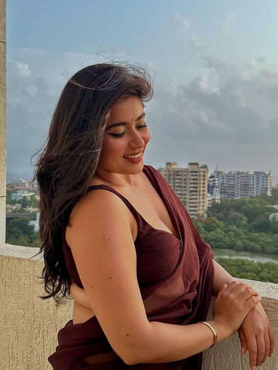 સાડી લુકમાં ગોર્જિયસ લાગી નિકિતા શર્મા