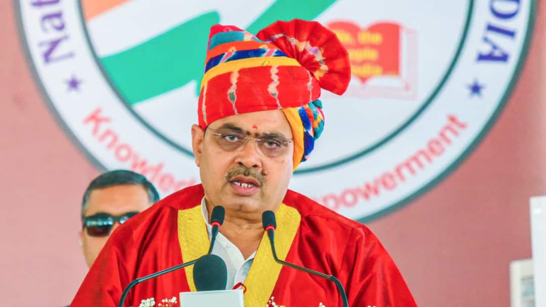 राजस्थान में बढ़ने जा रही विधायकों की सैलरी, इसी महीने से 10 फीसदी इजाफा, पेंशन भी बढ़ेगी Rajasthan MLA Salary Hike Pension also to be Increased by 10 Percent राजस्थान में बढ़ने जा रही विधायकों की सैलरी, इसी महीने से 10 फीसदी इजाफा, पेंशन भी बढ़ेगी