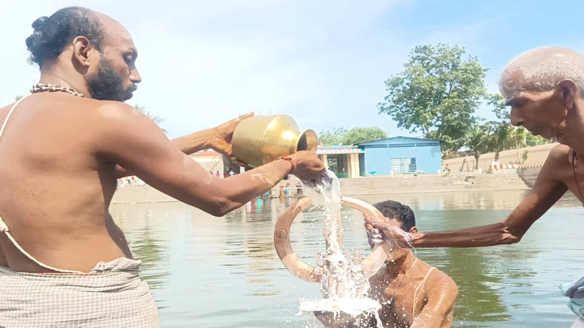 Aadi Amavasai 2025: ஆடி அமாவாசை - திருவெண்காடு சுவேதாரண்யேஸ்வரர் கோயிலில் சிறப்பு தீர்த்தவாரி..!