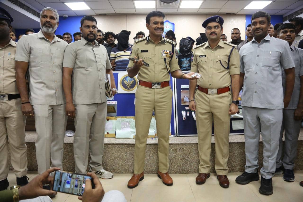 Crime News: డ్రగ్స్ గ్యాంగ్ ఆట కట్టించిన హైదరాబాద్ పోలీసులు- 9 మంది అరెస్ట్, గన్ స్వాధీనం