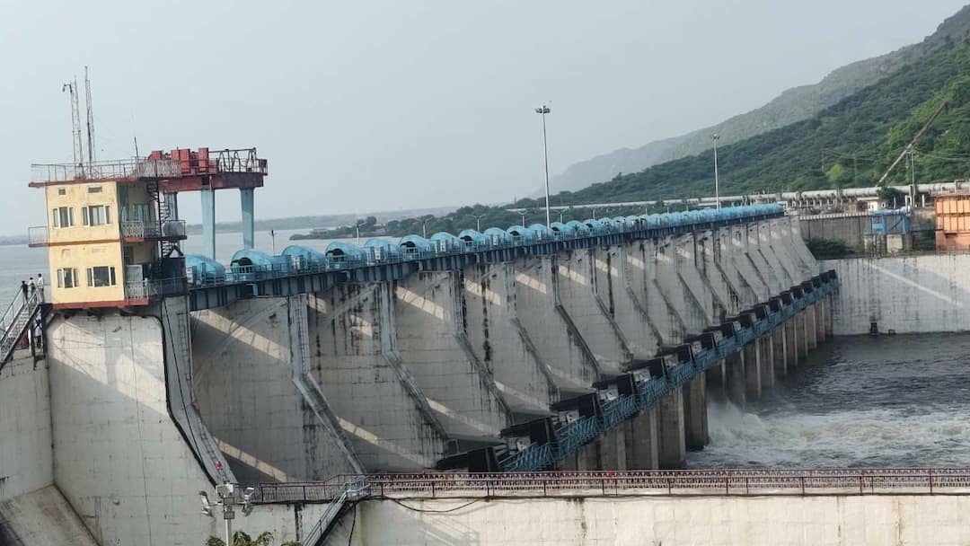 Bisalpur Dam gate opened for first time in July Tonk Rajasthan ann पहली बार जुलाई महीने में खुला बीसलपुर डैम का गेट, निचले इलाकों को किया गया अलर्ट