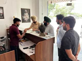 ਪੰਜਾਬ ਦੇ 11 ਹੋਟਲਾਂ 'ਚ Raid, ਮੌਕੇ 'ਤੇ ਇਤਰਾਜ਼ਯੋਗ ਹਾਲਾਤਾਂ 'ਚ ਮਿਲੇ ਮੁੰਡੇ-ਕੁੜੀਆਂ, ਬਿਨਾਂ ਵੈਰੀਫਿਕੇਸ਼ਨ ਤੋਂ ਦਿੱਤੇ ਸੀ ਕਮਰੇ