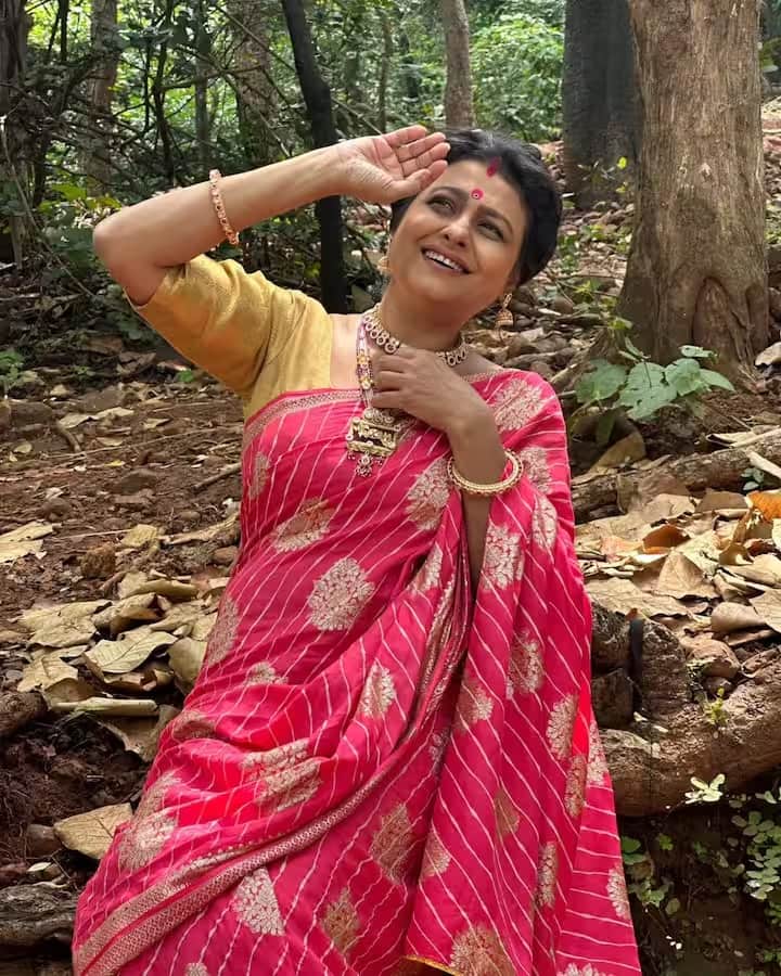 अभिनेत्री ने बताया कि वह अपने समय में एक बहुत बड़े फिल्म स्टार थे। बाद में वह निर्माता और निर्देशक बन गए।