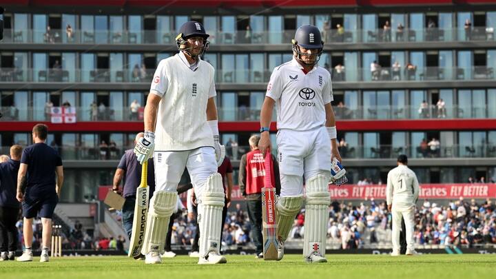 चौथ्या कसोटी सामन्यात त्याने दमदार अर्धशतक झळकावले आहे आणि 63 धावा काढल्यानंतर तो क्रीजवर आहे.