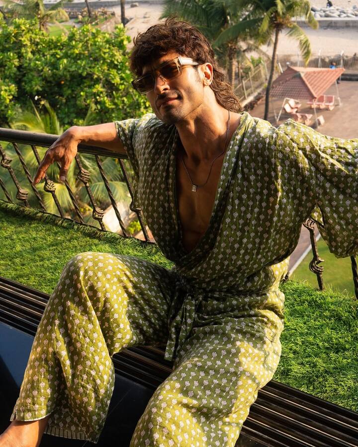 विद्युत जामवाल ने साल 2011 में फिल्म 'फोर्स' से बॉलीवुड में डेब्यू किया था. इस फिल्म में उन्होंने एक खतरनाक विलेन का कैरेक्टर प्ले किया.