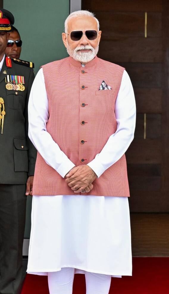 नेहरू का रिकॉर्ड तोड़ने से कितने पीछे हैं PM Modi?