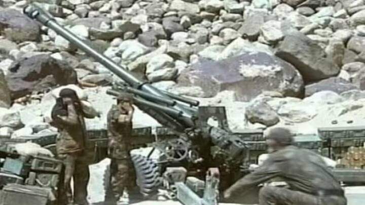 बोफोर्स तोप 90 डिग्री तक 35 किलोमीटर तक मार कर रही थी और हर 12 सेकेंड में तीन गोले दाग रही थी. 155 एमएम की इस तोप ने कुल 69 हजार 800 गोले दागे थे. प्रत्येक दिन लगभग 5000 तोपखाने के गोले, मोर्टार बम और रॉकेट दागे जाते थे.