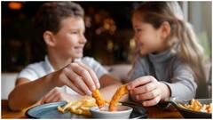 బరువు పెరిగిపోతున్న పిల్లలు, ఊబకాయ నివారణే మార్గం.. లేకుంటే ముప్పే, డాక్టర్ ముఫ్జల్ సూచనలివే