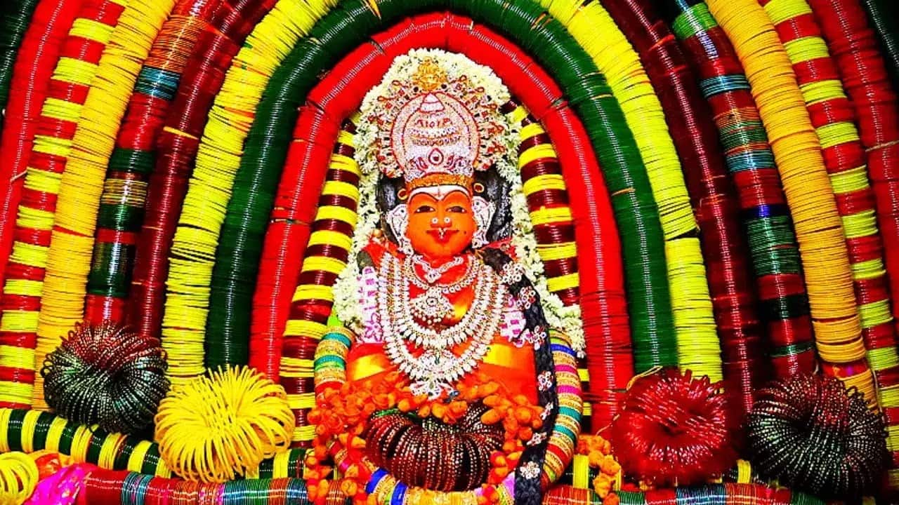 Aadi Pooram 2025 leave: மாணவர்களே.. ஆடிப்பூரத்திற்கு பள்ளி, கல்லூரிகள் லீவு! தமிழ்நாட்டில் யாருக்கு?